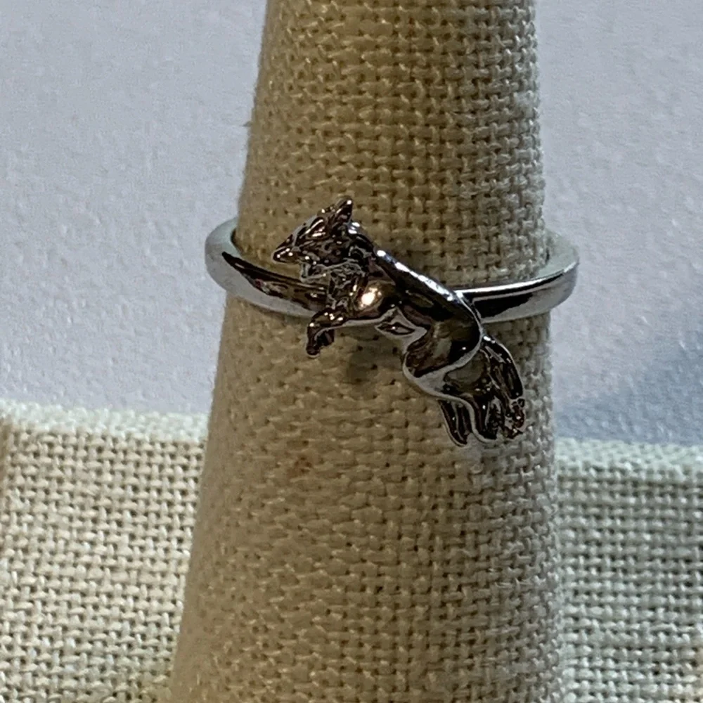 Fierce Silver-Tone Dire Wolf Ring - size 7